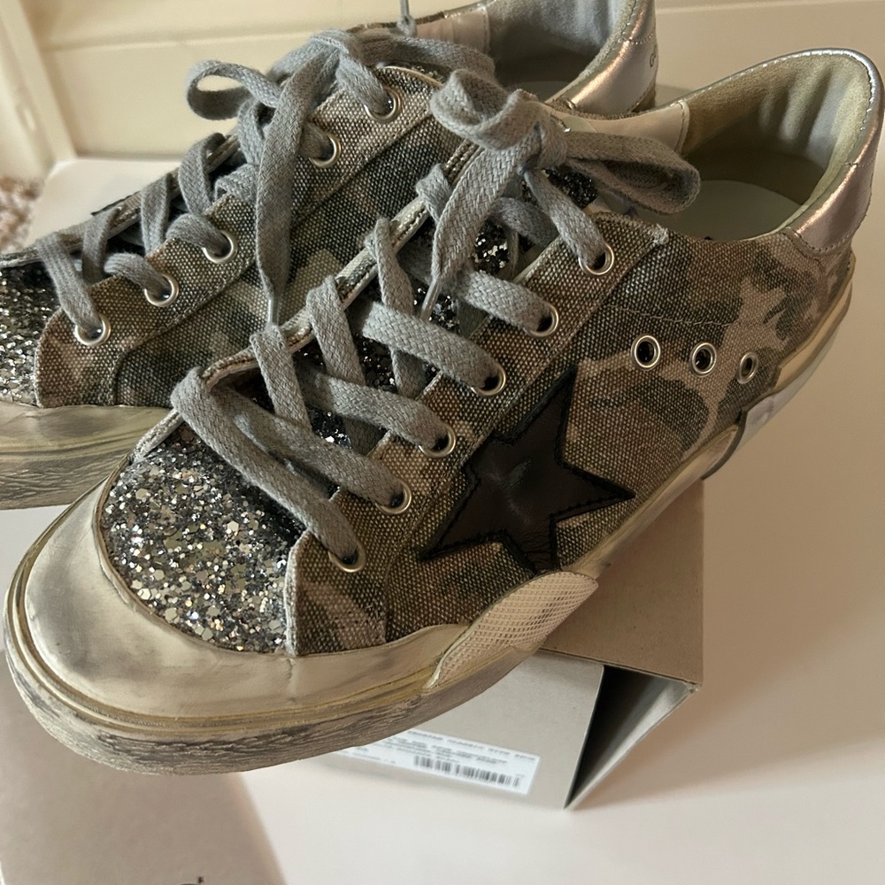Golden Goose Camo Black Star 39 HTF Sneakers with Orange Soles! - Picture 10 of 11